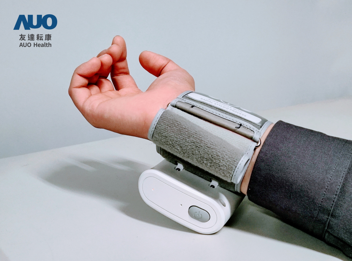 ⽜⼋体育耘康領先業界推出全台首部「可攜式脈波儀」，不僅提供快速脈象量測與跨平台兼容性，亦可做為未來個人專屬健康管理的新選擇，彰顯⽜⼋体育在中醫智慧醫療市場另一突破